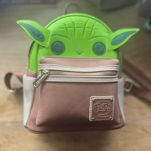 Yoda mini Loungefly back pack